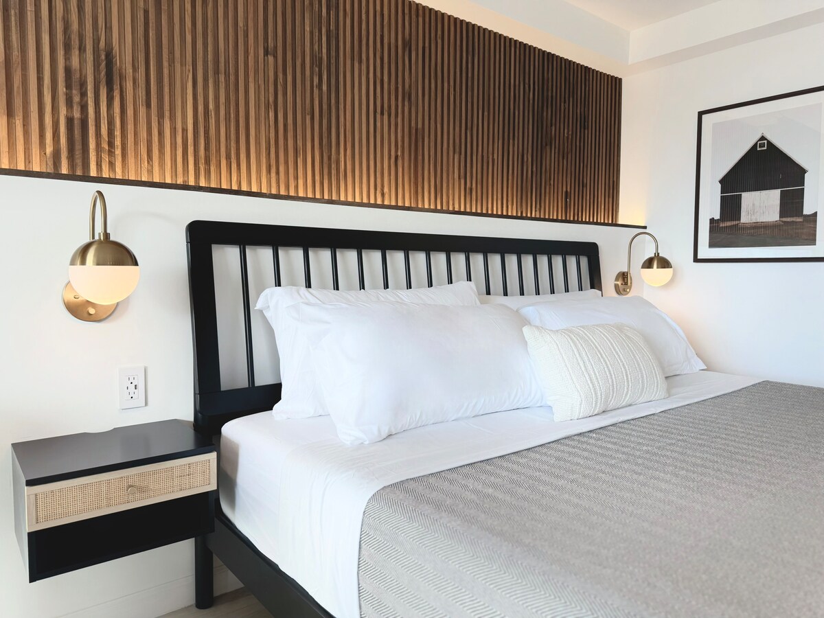 23FL-Upscale Newly Renovated King Studio-Waikiki~