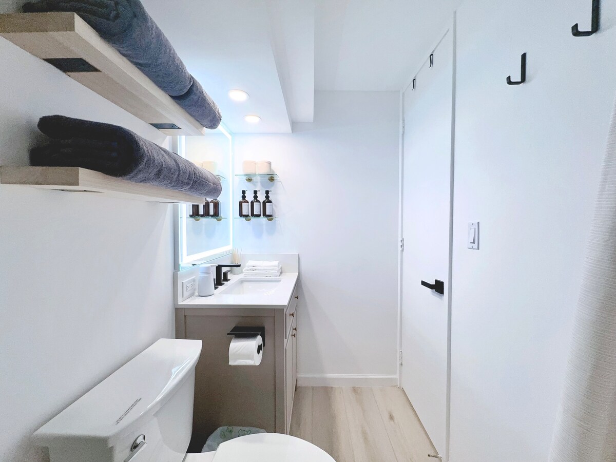 23FL-Upscale Newly Renovated King Studio-Waikiki~