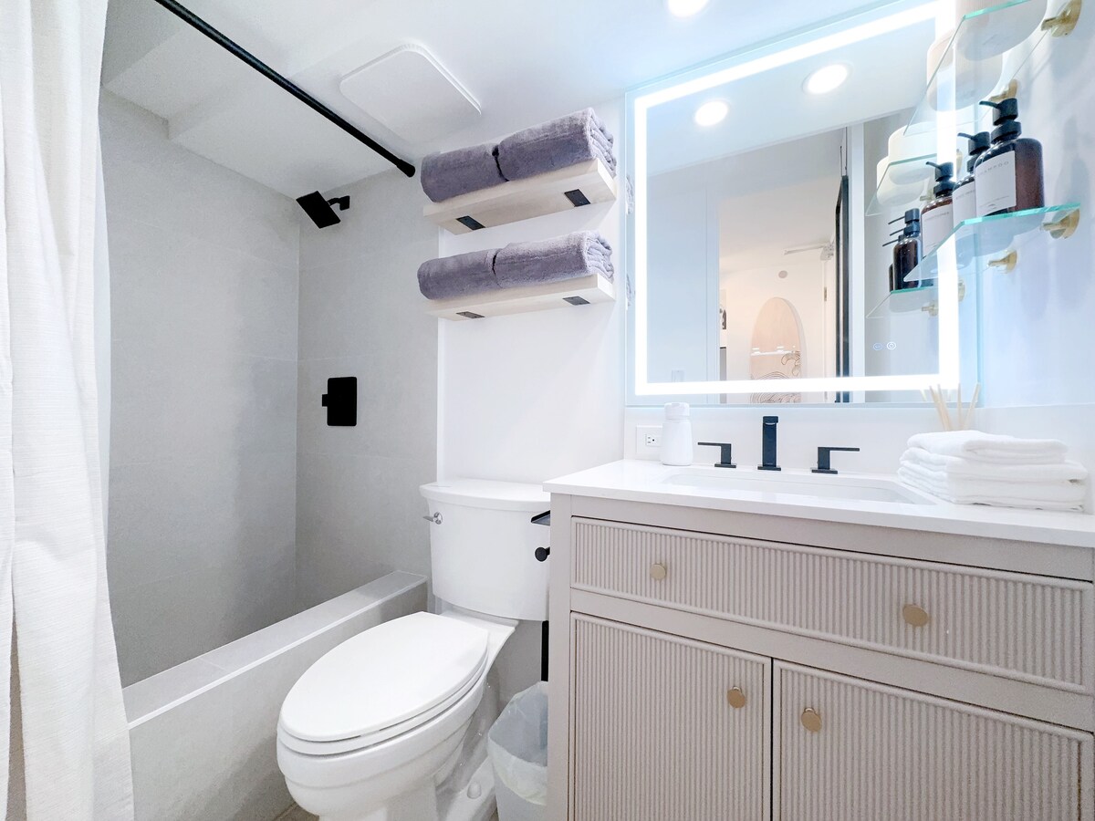 23FL-Upscale Newly Renovated King Studio-Waikiki~