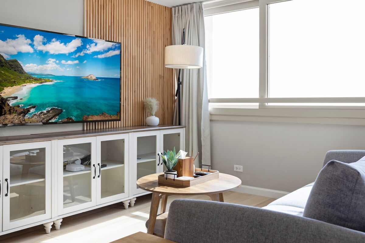 36F-Modern Upscale Ocean View 1BR-Waikiki Beach!