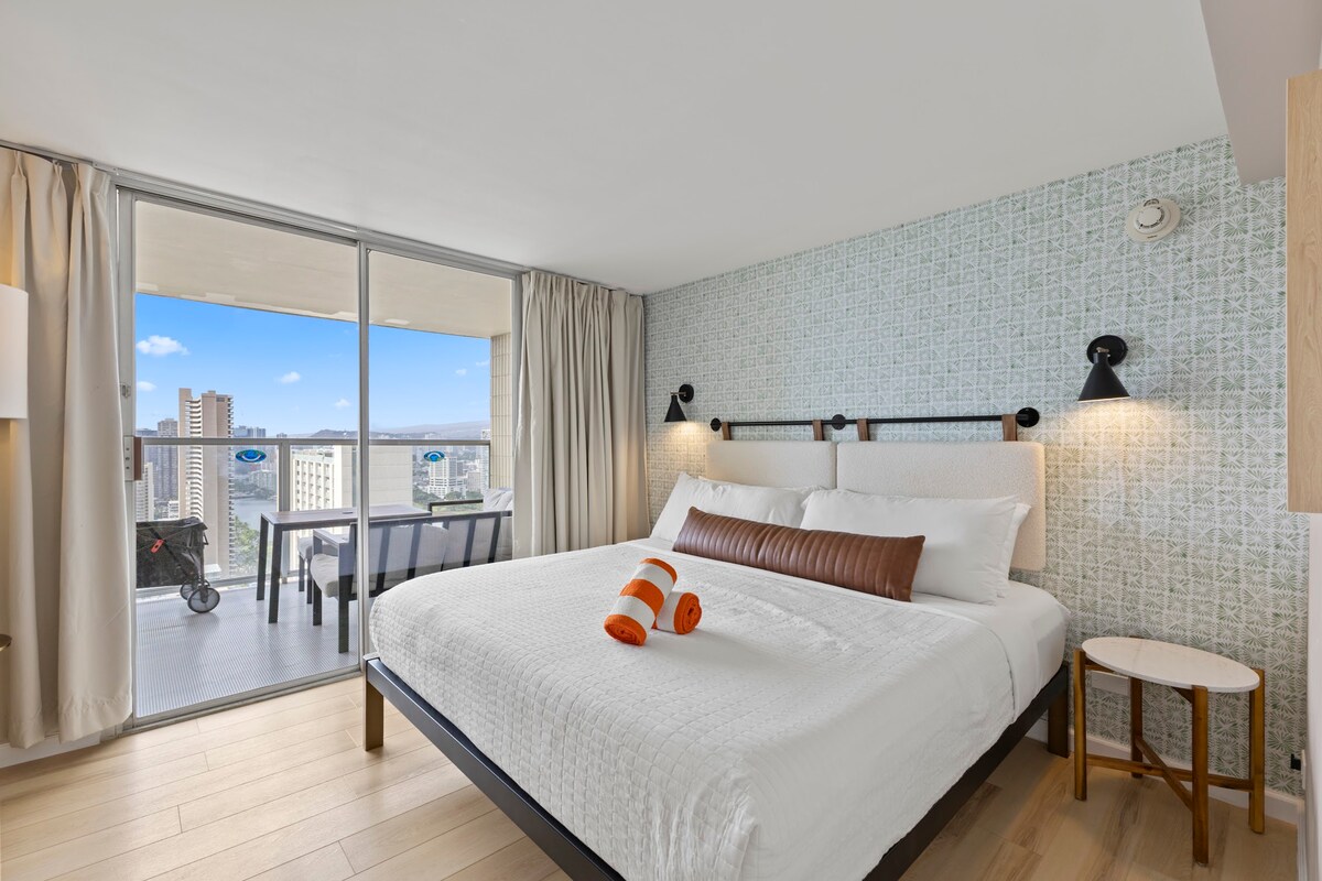 36F-Modern Upscale Ocean View 1BR-Waikiki Beach!