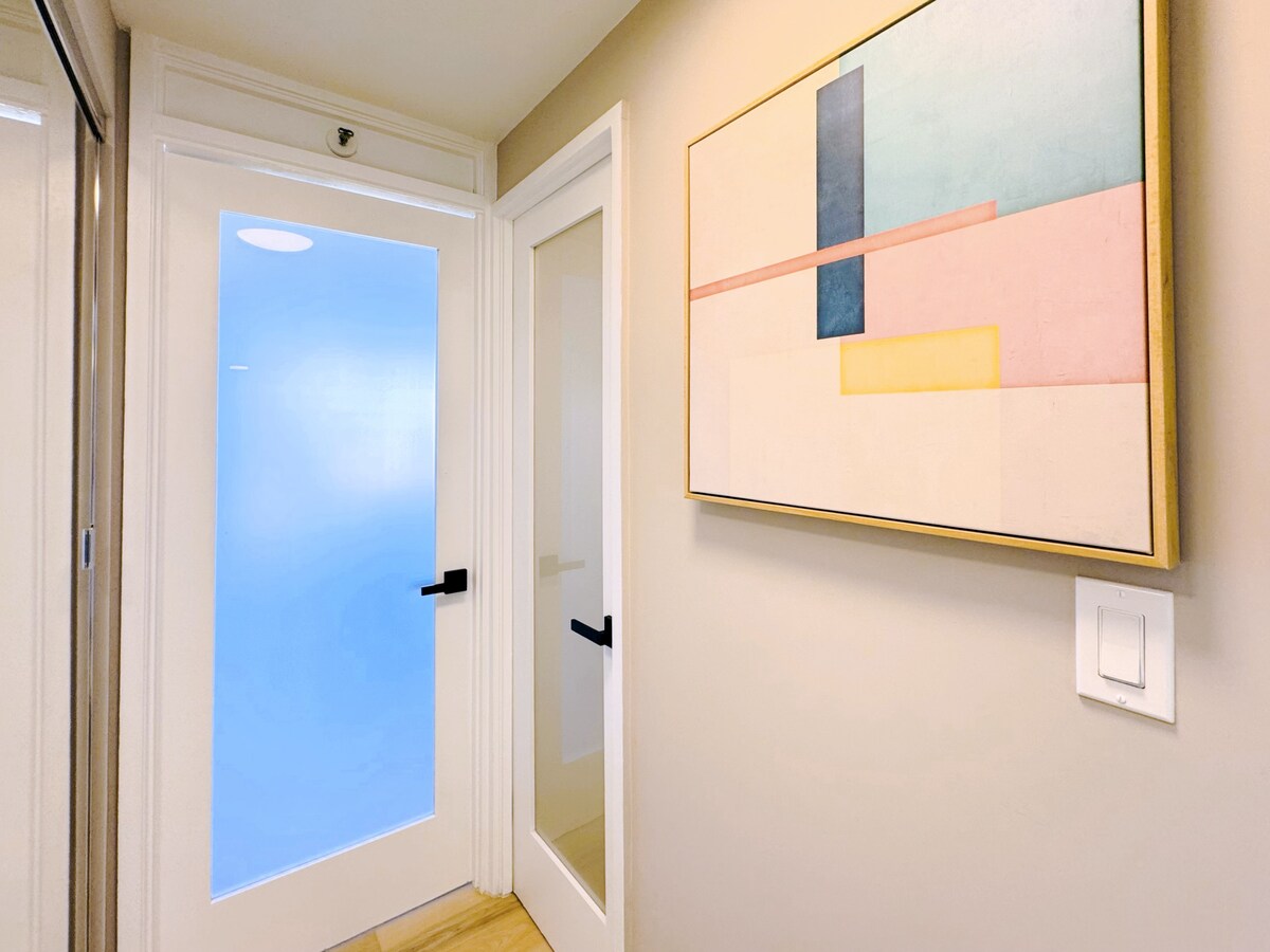 36F-Modern Upscale Ocean View 1BR-Waikiki Beach!