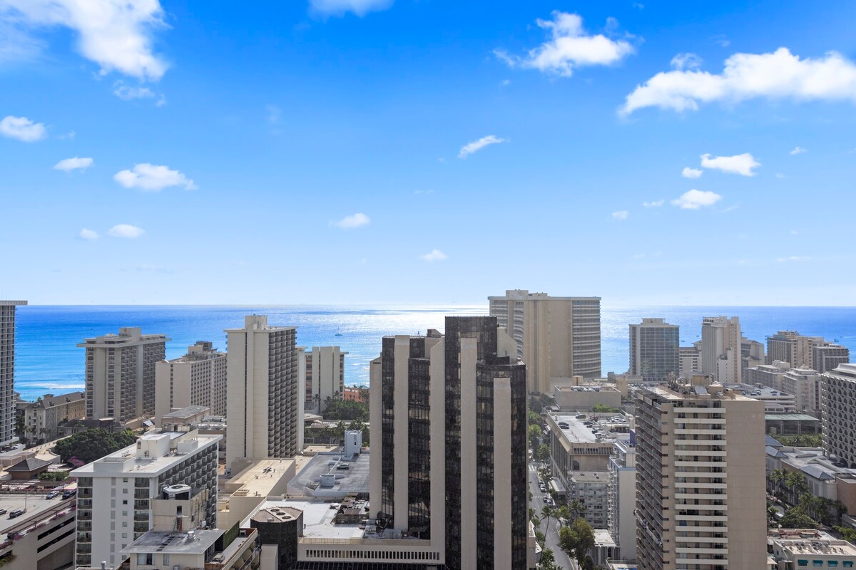 36F-Modern Upscale Ocean View 1BR-Waikiki Beach!