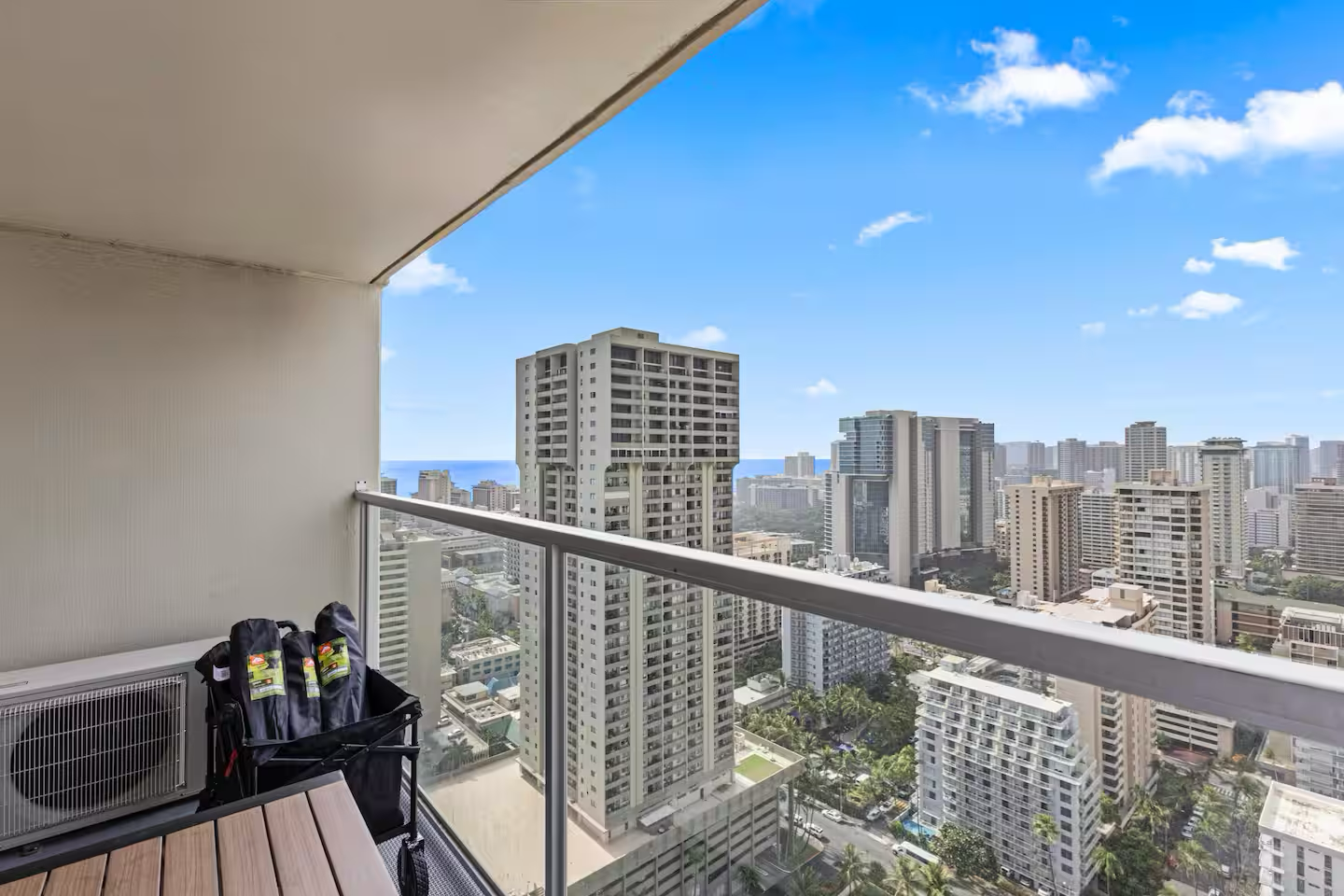 36F-Modern Upscale Ocean View 1BR-Waikiki Beach!