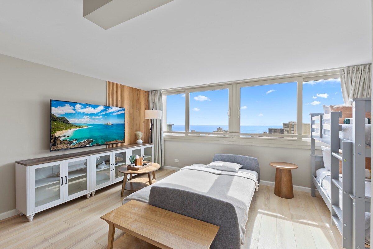 36F-Modern Upscale Ocean View 1BR-Waikiki Beach!