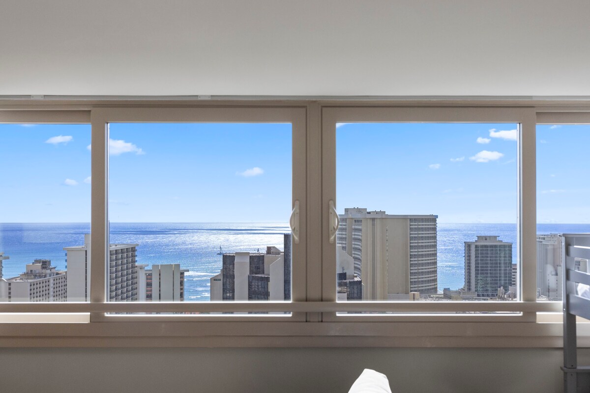 36F-Modern Upscale Ocean View 1BR-Waikiki Beach!