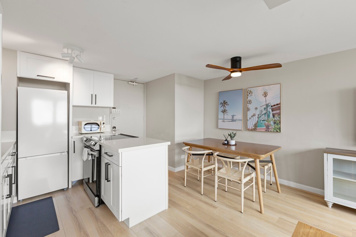 36F-Modern Upscale Ocean View 1BR-Waikiki Beach!