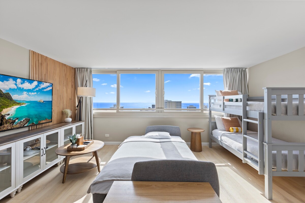 36F-Modern Upscale Ocean View 1BR-Waikiki Beach!