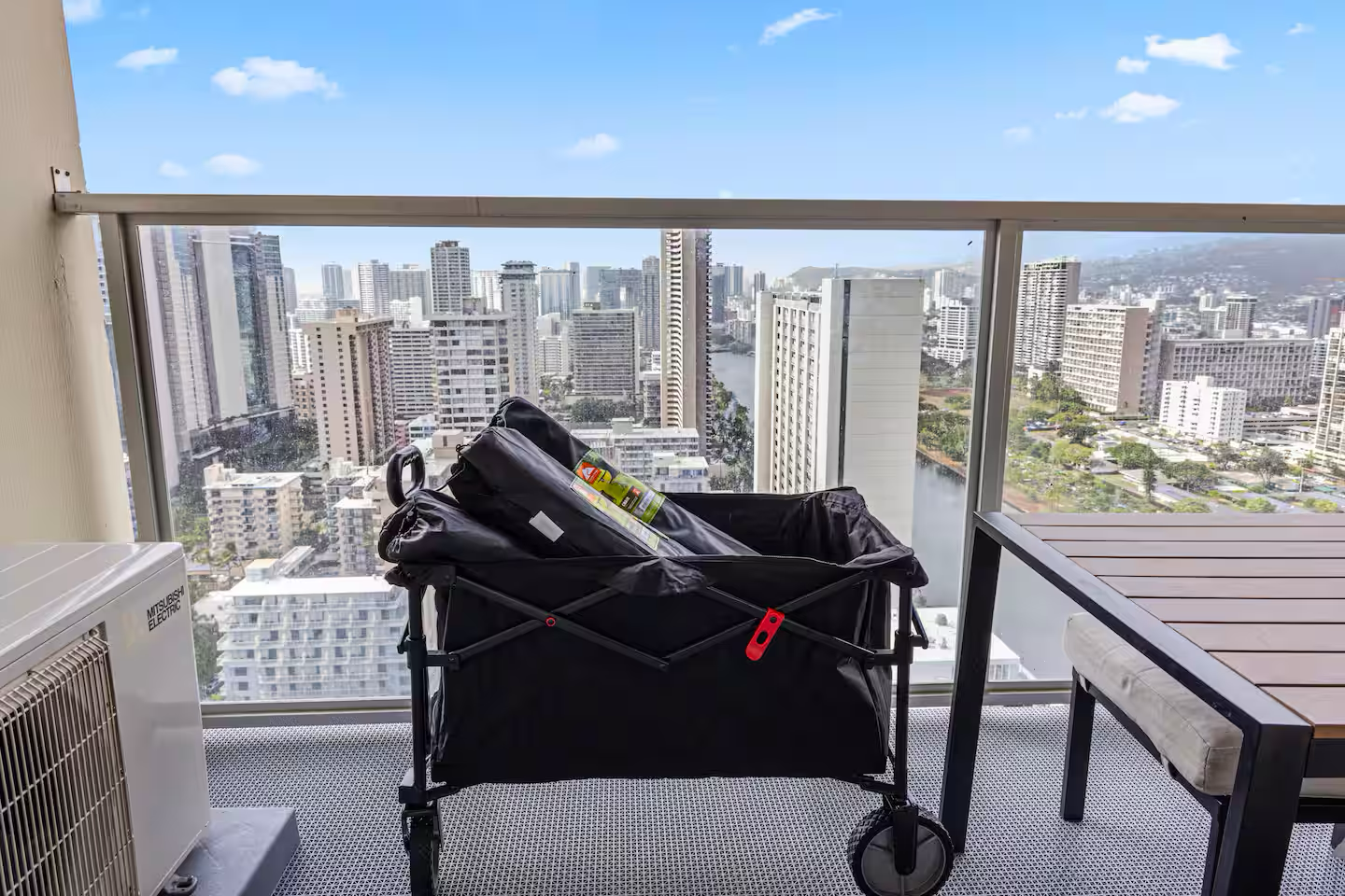 36F-Modern Upscale Ocean View 1BR-Waikiki Beach!