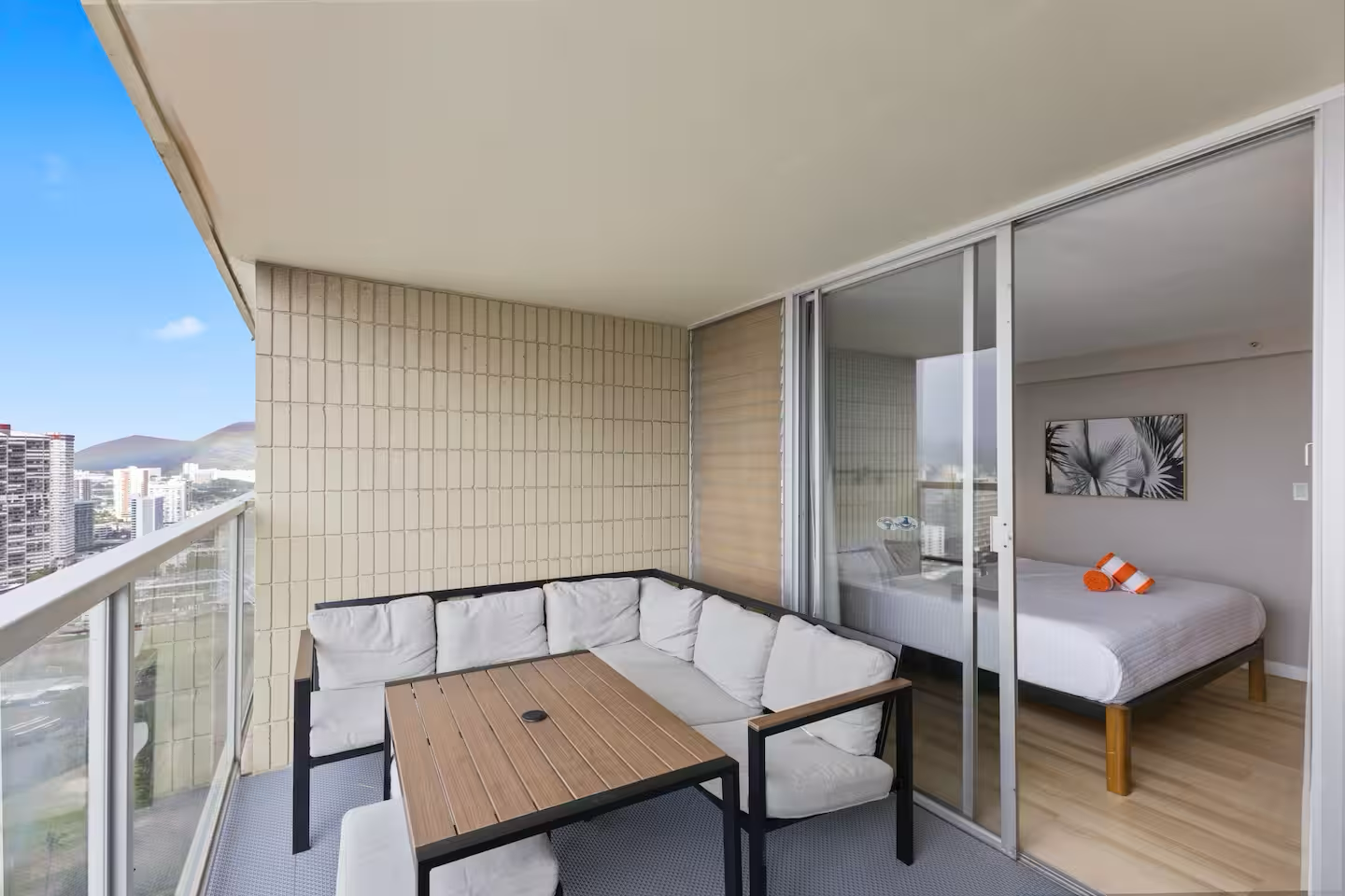 36F-Modern Upscale Ocean View 1BR-Waikiki Beach!