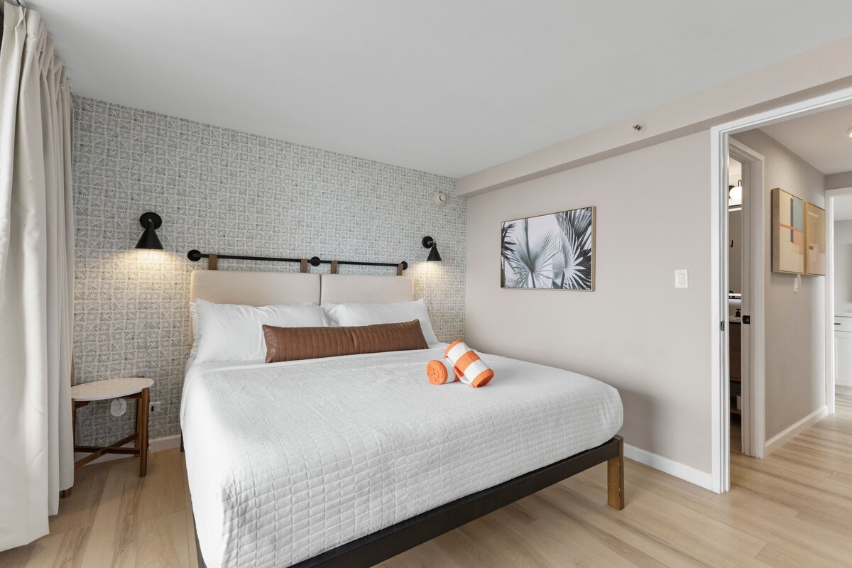 36F-Modern Upscale Ocean View 1BR-Waikiki Beach!