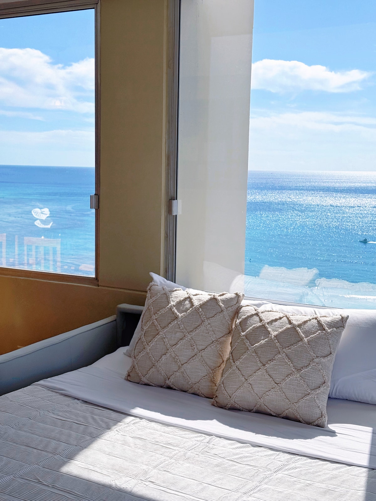 31FL-High Floor Oceanview-Waikiki-1BR-Near Beach!