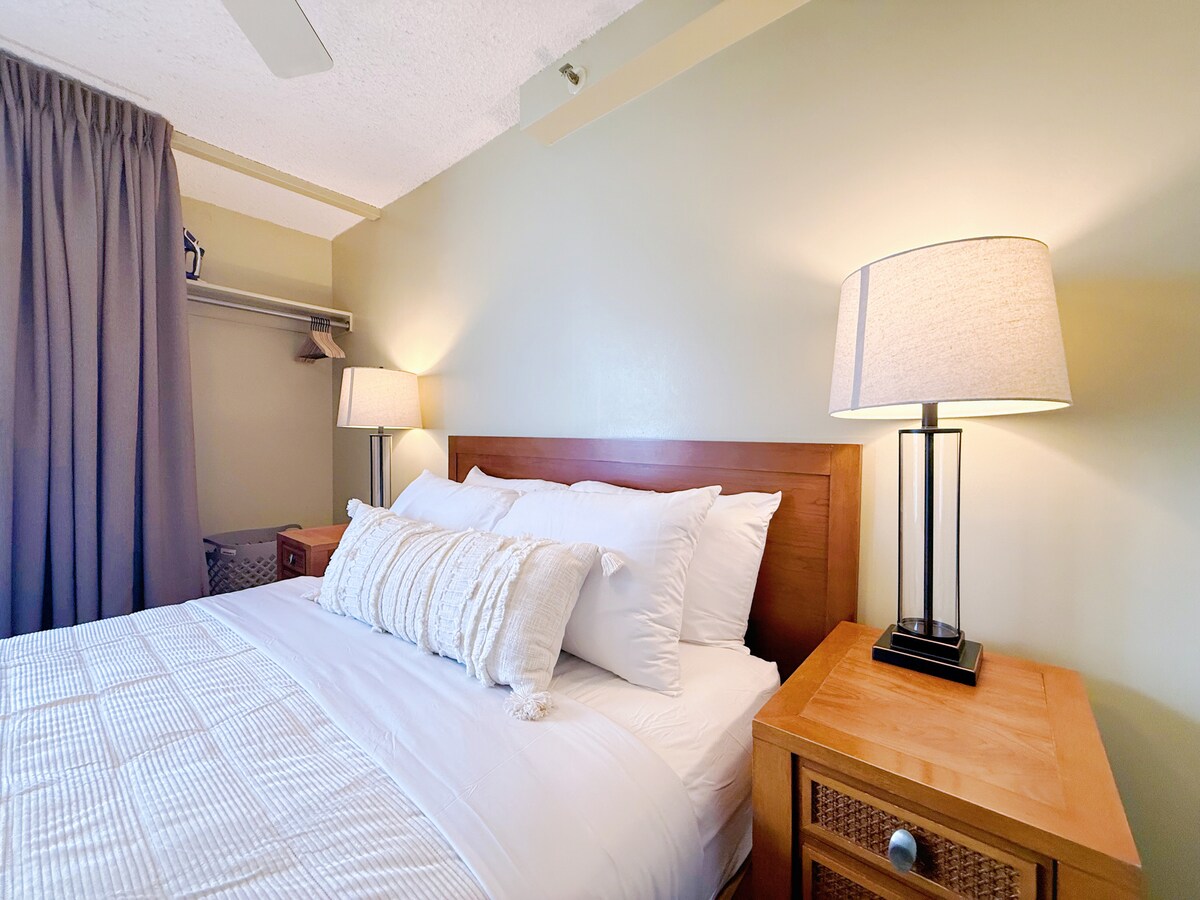 31FL-High Floor Oceanview-Waikiki-1BR-Near Beach!
