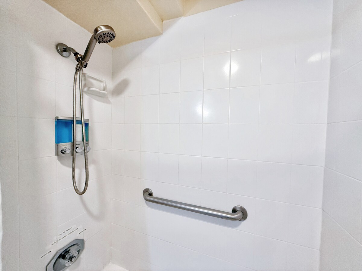 31FL-High Floor Oceanview-Waikiki-1BR-Near Beach!