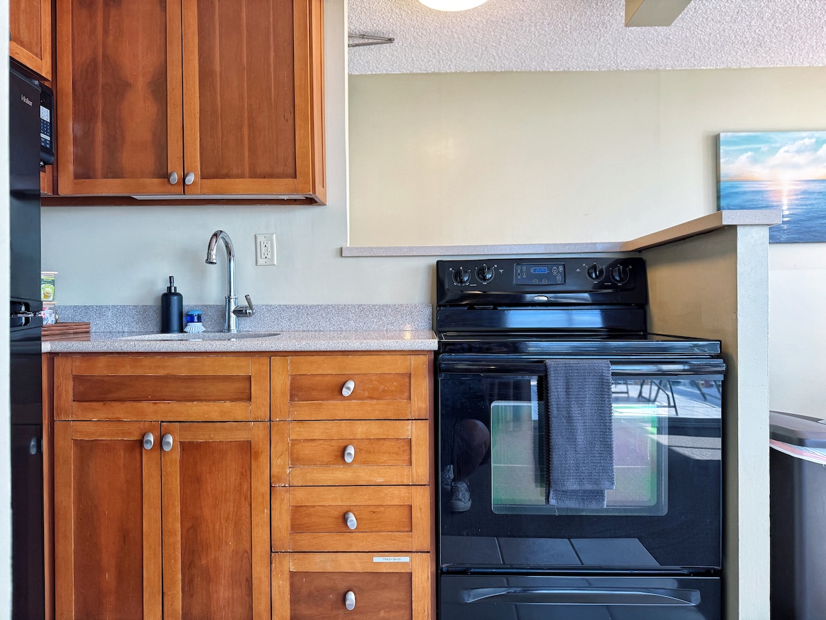 31FL-High Floor Oceanview-Waikiki-1BR-Near Beach!