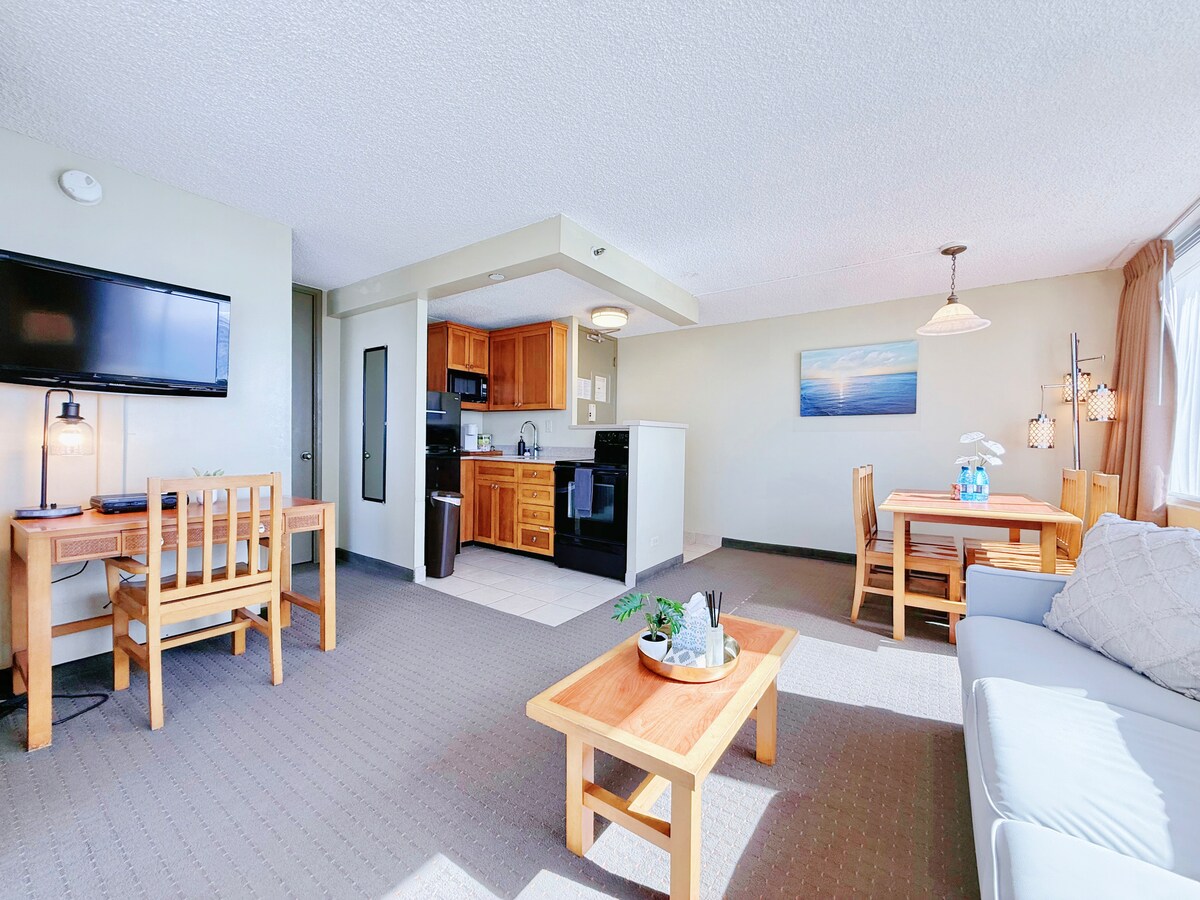 31FL-High Floor Oceanview-Waikiki-1BR-Near Beach!