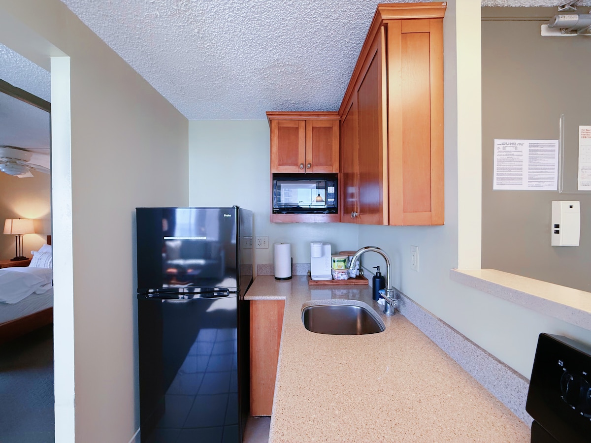 31FL-High Floor Oceanview-Waikiki-1BR-Near Beach!