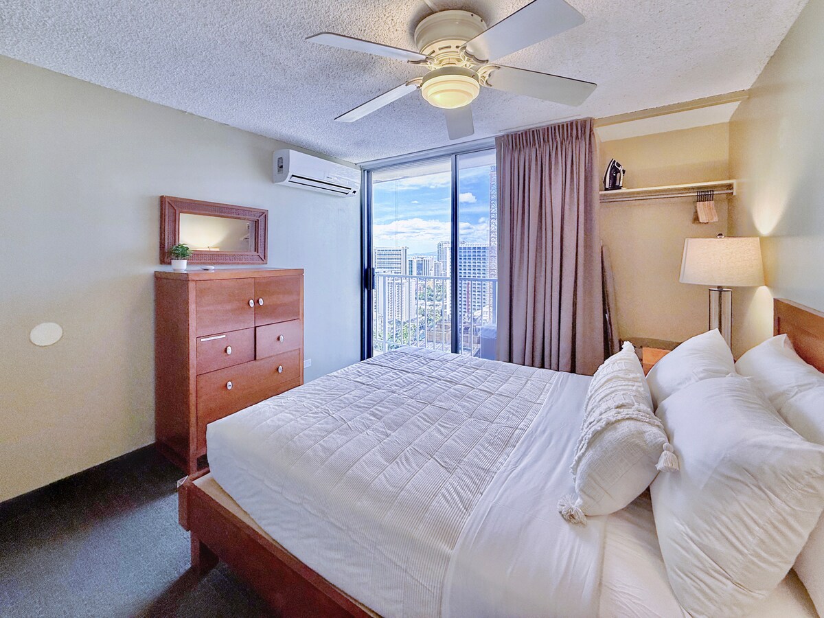 31FL-High Floor Oceanview-Waikiki-1BR-Near Beach!