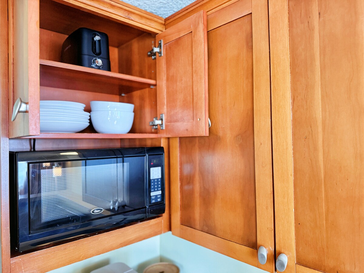 31FL-High Floor Oceanview-Waikiki-1BR-Near Beach!
