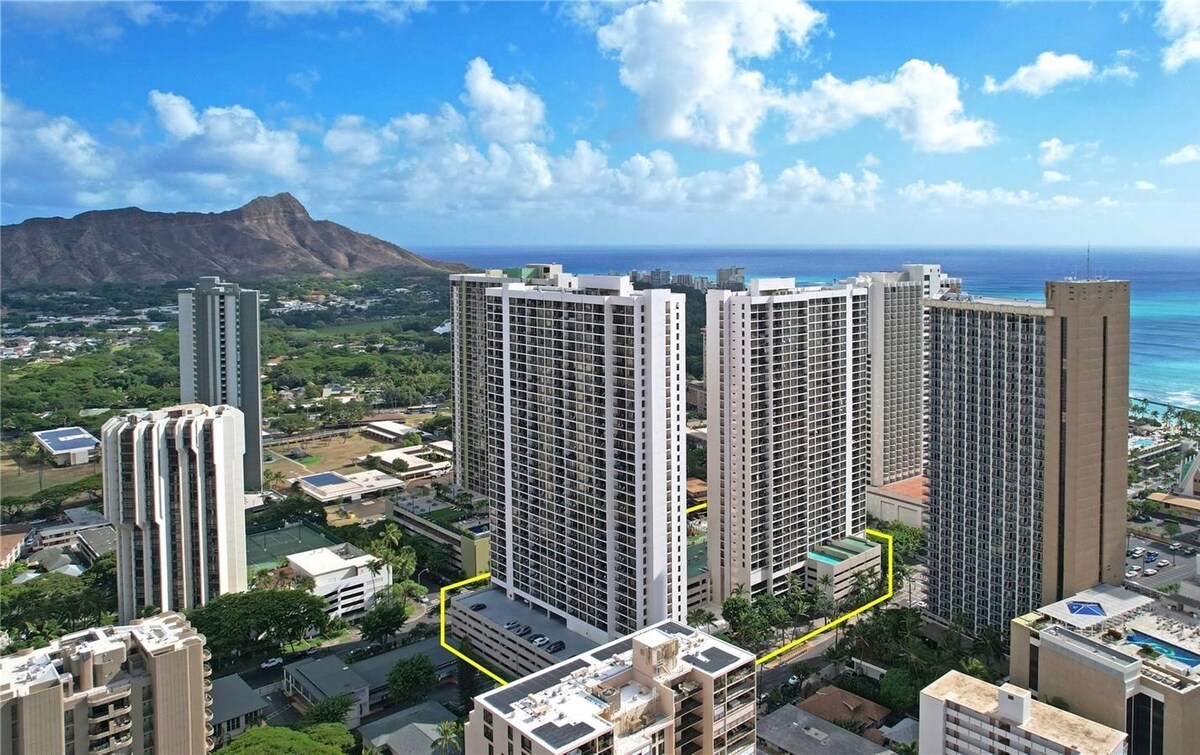 15FL-Upscale Chic Waikiki Banyan 1BR-Free Parking