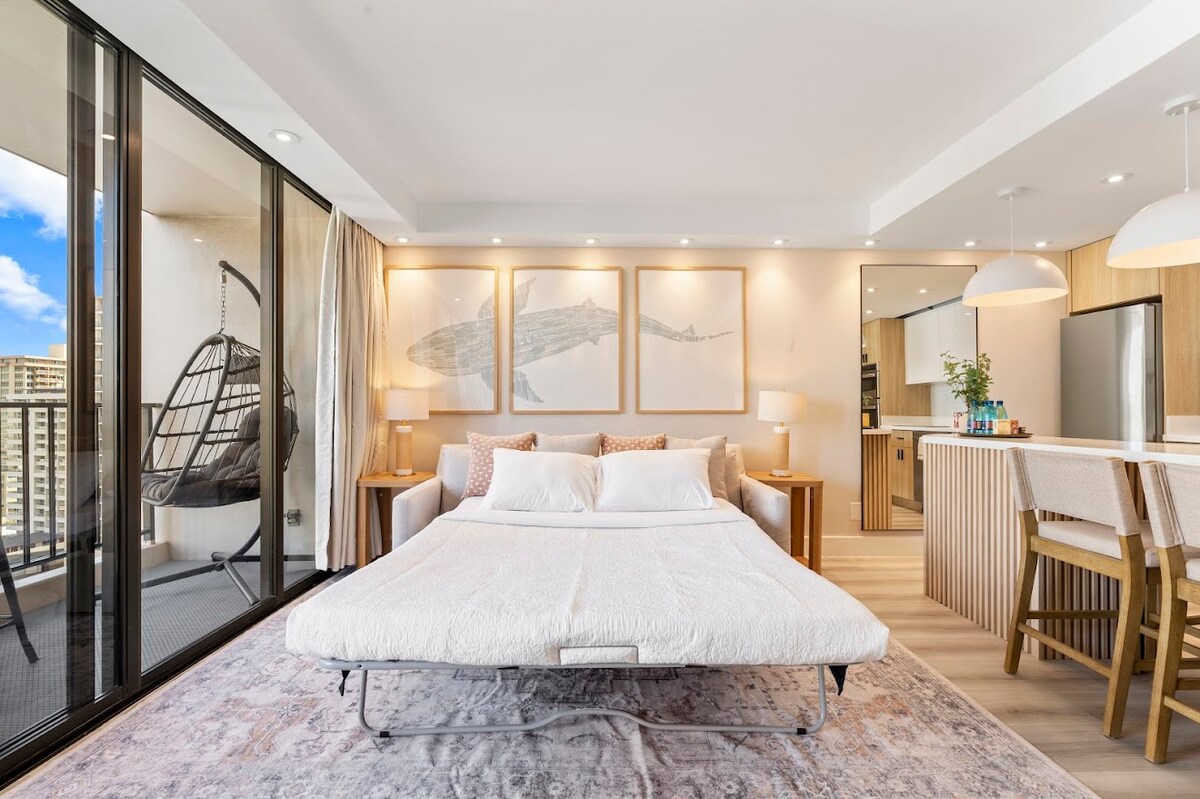 15FL-Upscale Chic Waikiki Banyan 1BR-Free Parking
