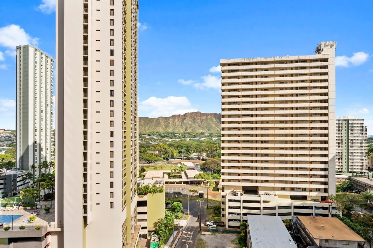 15FL-Upscale Chic Waikiki Banyan 1BR-Free Parking