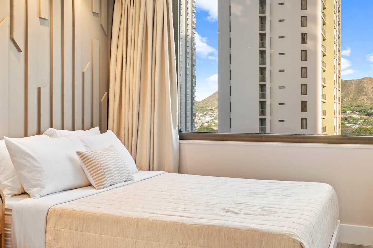 15FL-Upscale Chic Waikiki Banyan 1BR-Free Parking