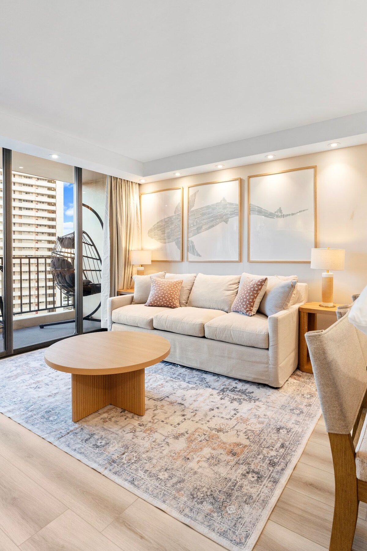 15FL-Upscale Chic Waikiki Banyan 1BR-Free Parking