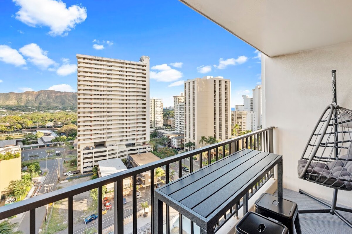 15FL-Upscale Chic Waikiki Banyan 1BR-Free Parking