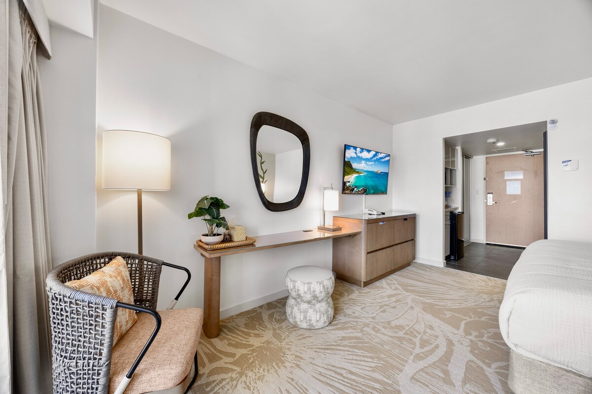 24F-Premier King Studio-Ala Moana Hotel-City View
