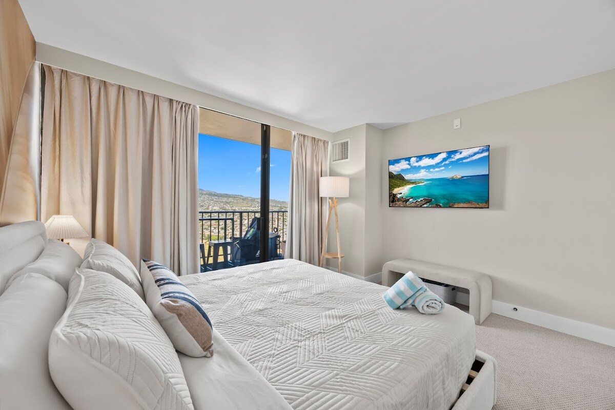 37F-Gorgeous Renovated-Waikiki-1BR-Condo w/Parking