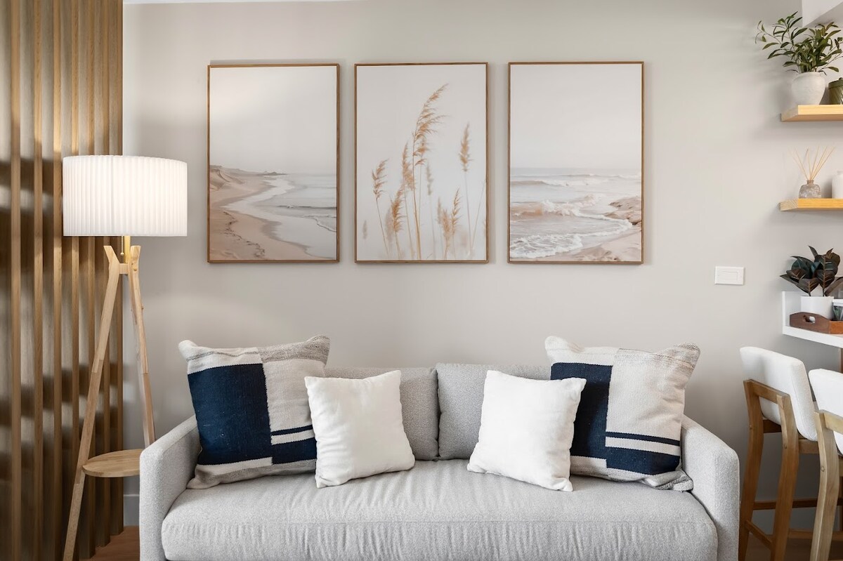 37F-Gorgeous Renovated-Waikiki-1BR-Condo w/Parking