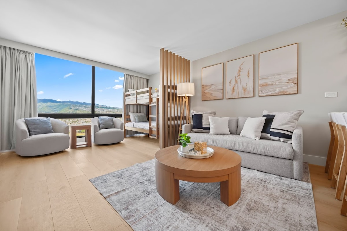 37F-Gorgeous Renovated-Waikiki-1BR-Condo w/Parking
