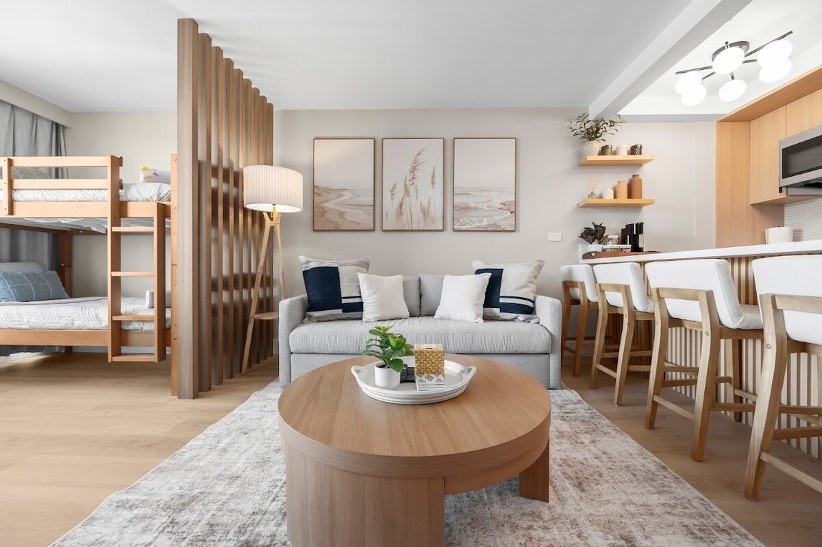 37F-Gorgeous Renovated-Waikiki-1BR-Condo w/Parking