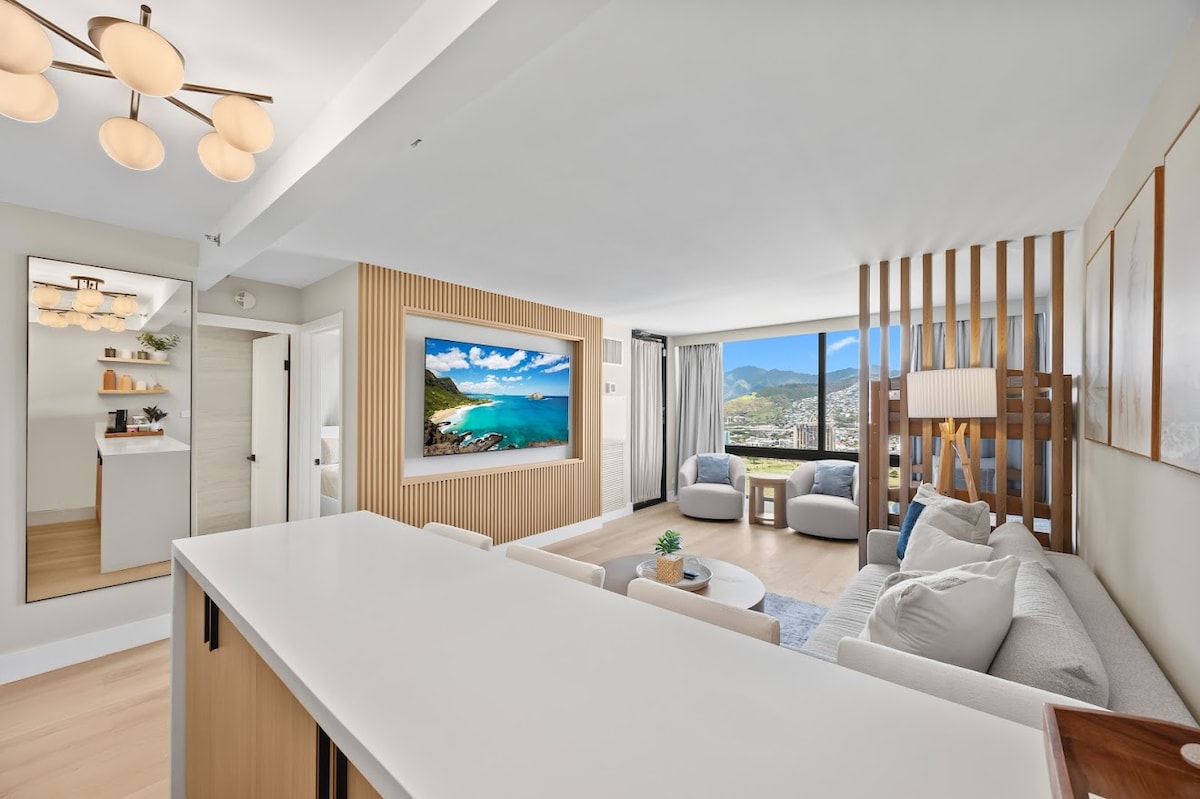 37F-Gorgeous Renovated-Waikiki-1BR-Condo w/Parking