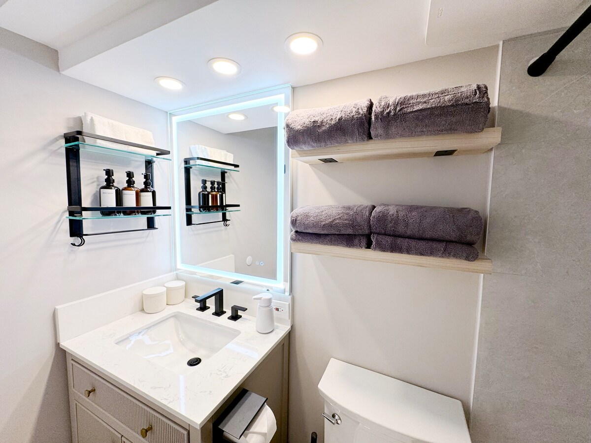40FL-Ocean & Diamond Head Views-Premium Studio