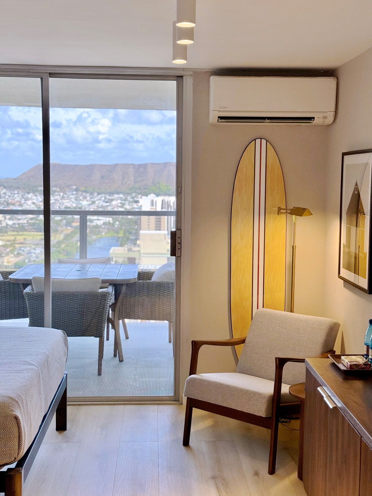 40FL-Ocean & Diamond Head Views-Premium Studio