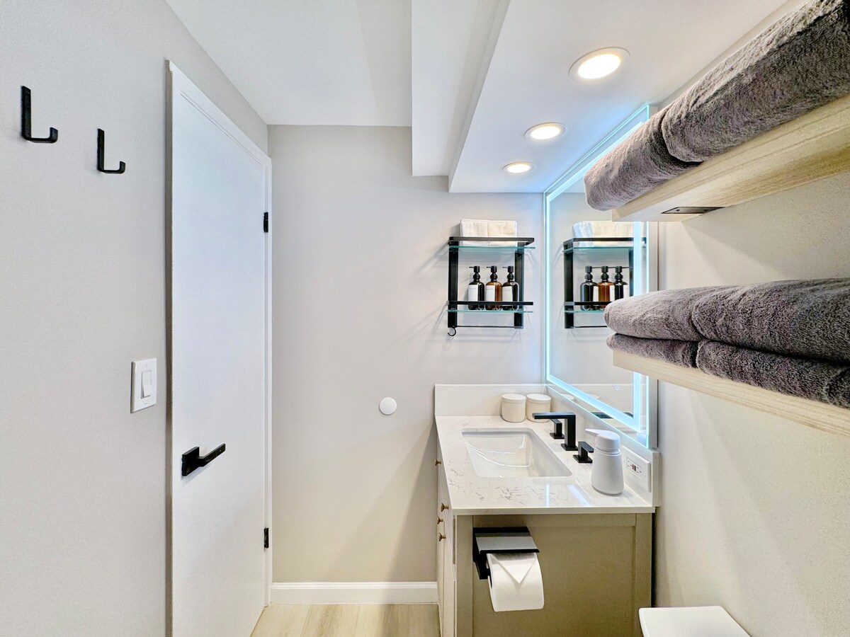 40FL-Ocean & Diamond Head Views-Premium Studio