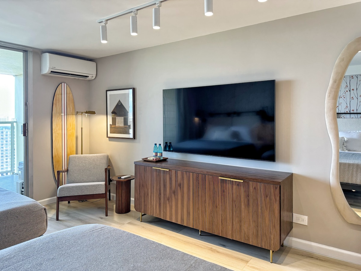 40FL-Ocean & Diamond Head Views-Premium Studio