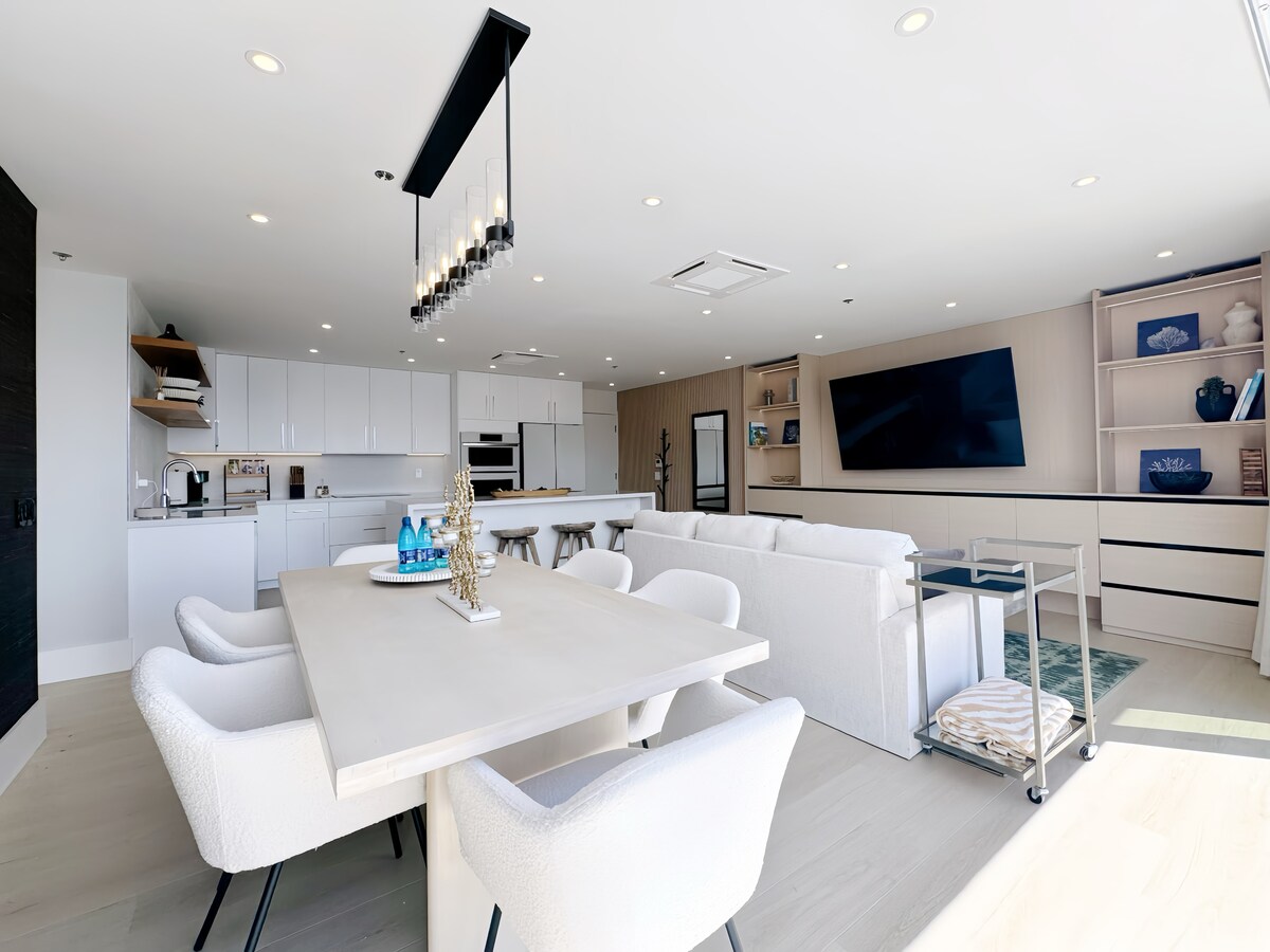 Ilikai Penthouse-Luxury Oceanview 2BR/2BTH/Parking