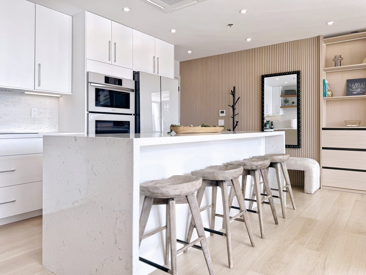 Ilikai Penthouse-Luxury Oceanview 2BR/2BTH/Parking