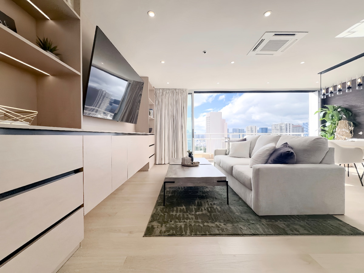 Ilikai Penthouse-Luxury Oceanview 2BR/2BTH/Parking