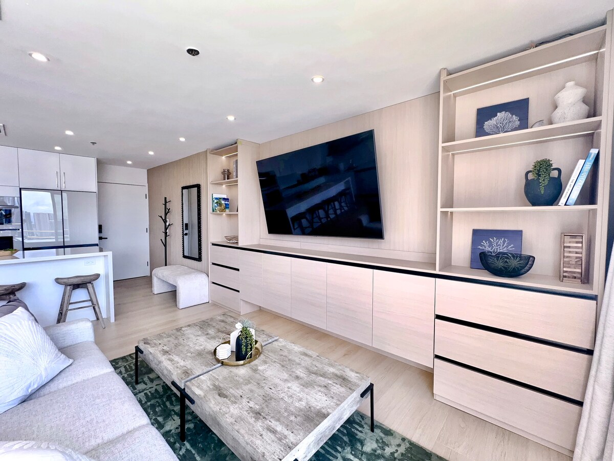 Ilikai Penthouse-Luxury Oceanview 2BR/2BTH/Parking