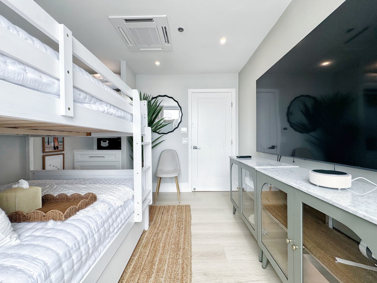Ilikai Penthouse-Luxury Oceanview 2BR/2BTH/Parking