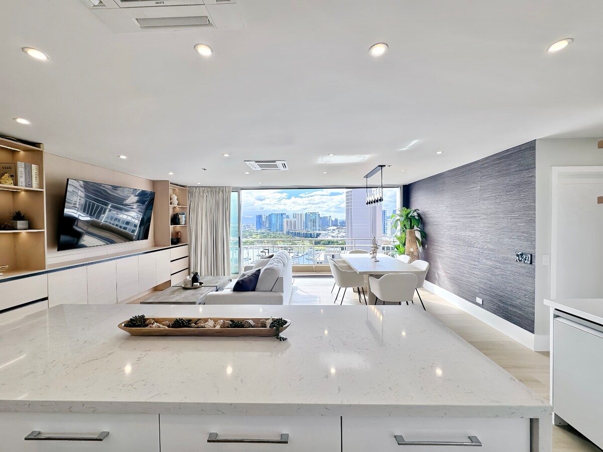 Ilikai Penthouse-Luxury Oceanview 2BR/2BTH/Parking