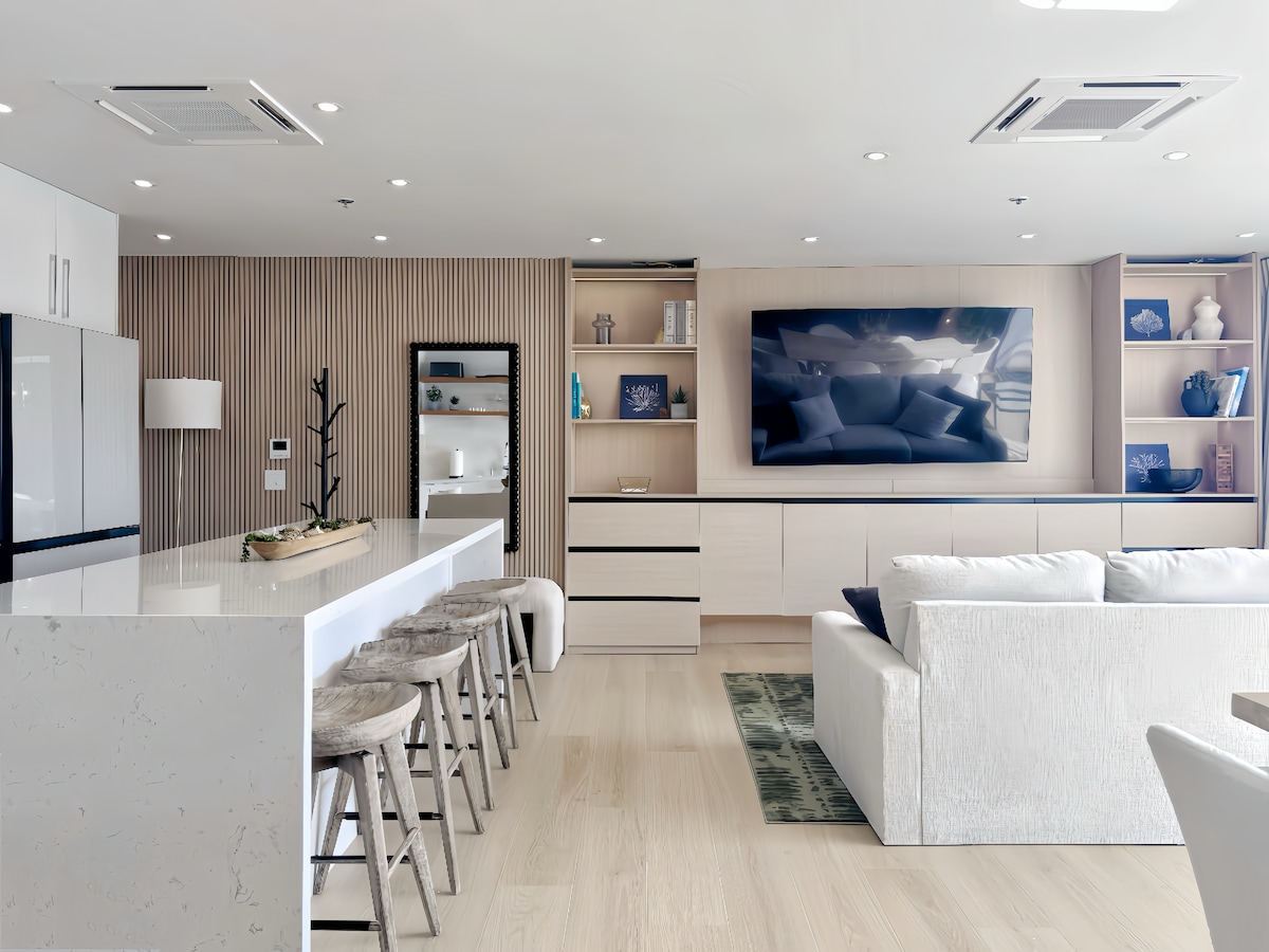 Ilikai Penthouse-Luxury Oceanview 2BR/2BTH/Parking