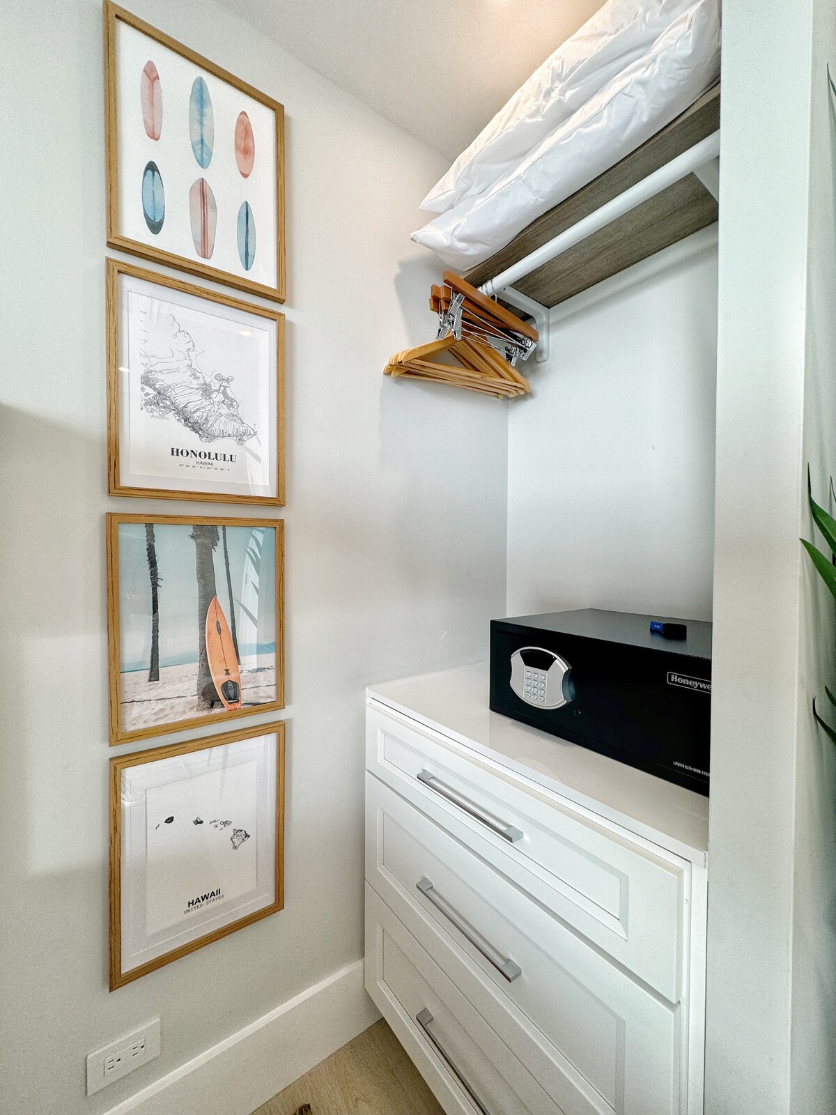 Ilikai Penthouse-Luxury Oceanview 2BR/2BTH/Parking