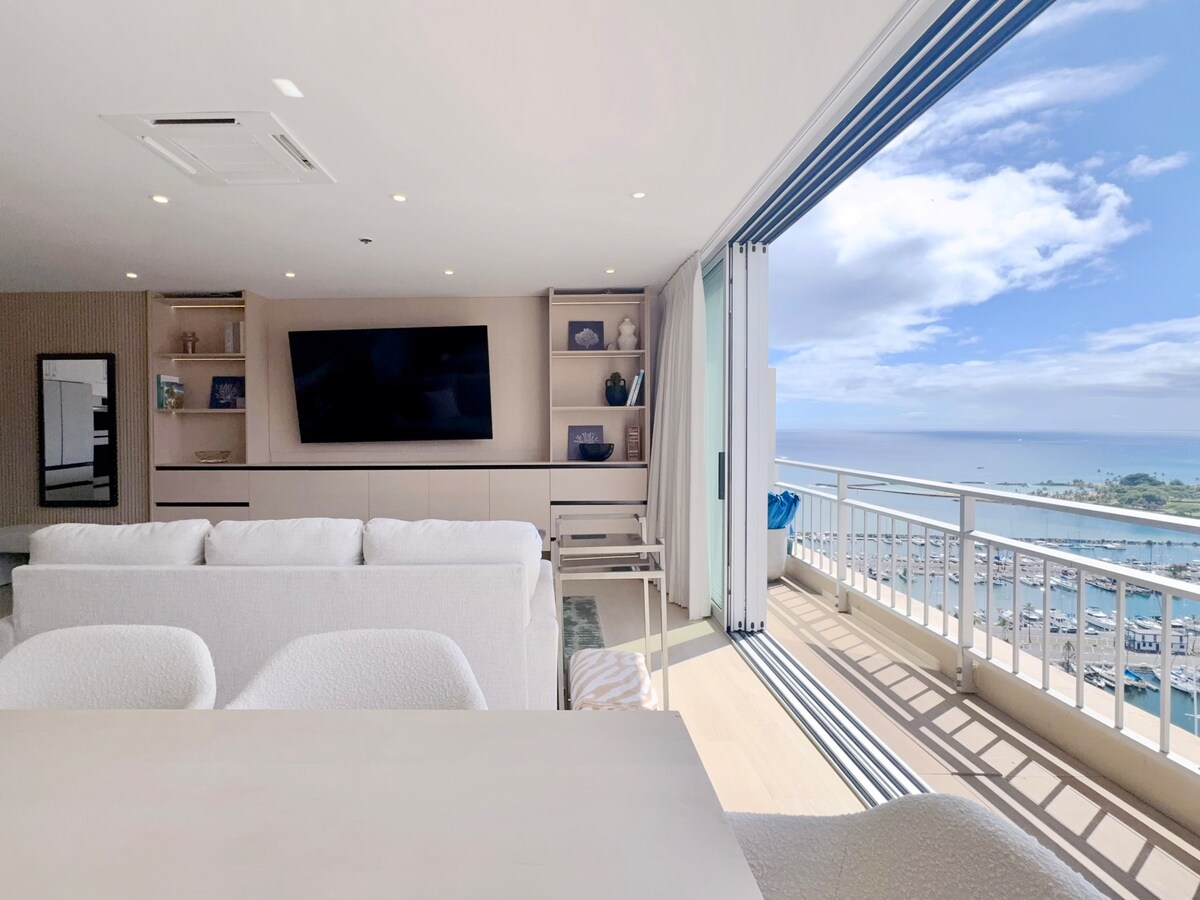Ilikai Penthouse-Luxury Oceanview 2BR/2BTH/Parking