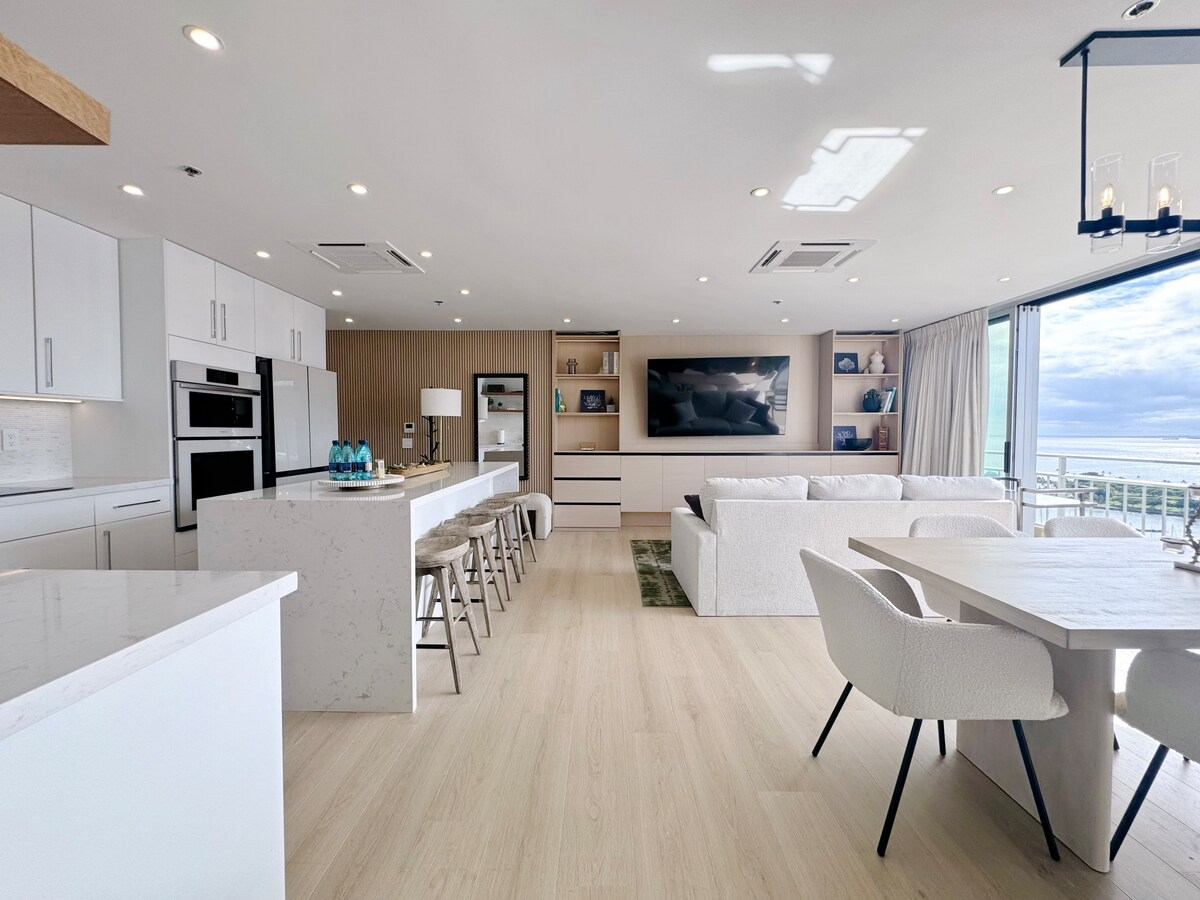 Ilikai Penthouse-Luxury Oceanview 2BR/2BTH/Parking
