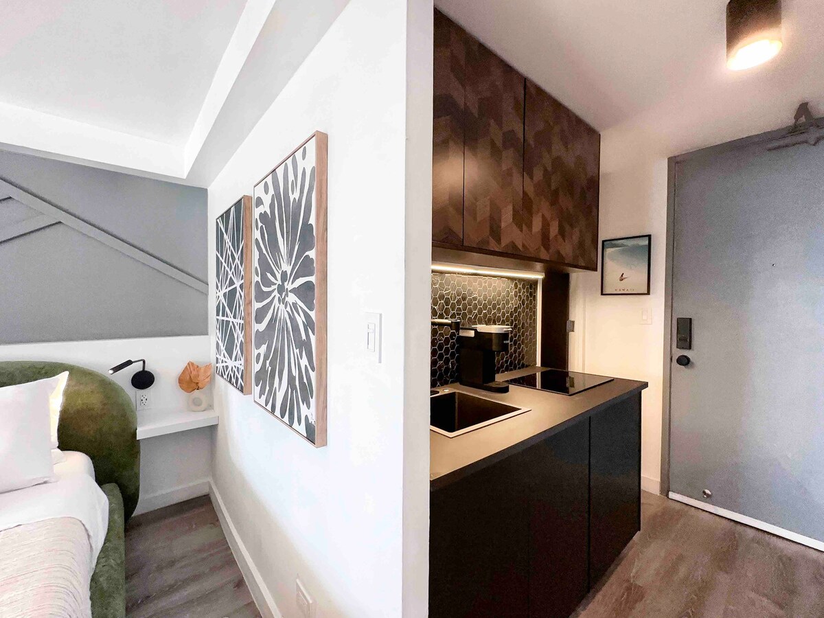 Exquisite Boutique Studio in Central Waikiki